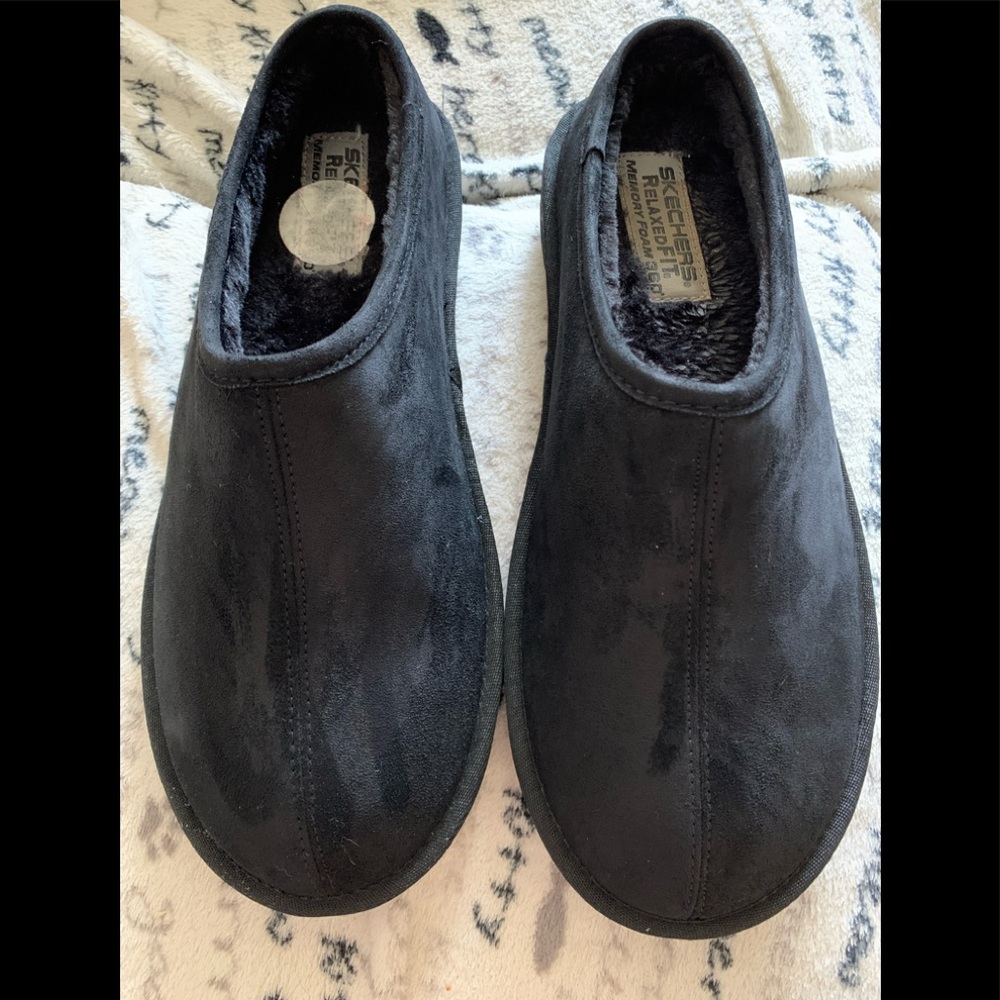 Skechers Relaxed fit memory foam 360 men’s slipper size 9